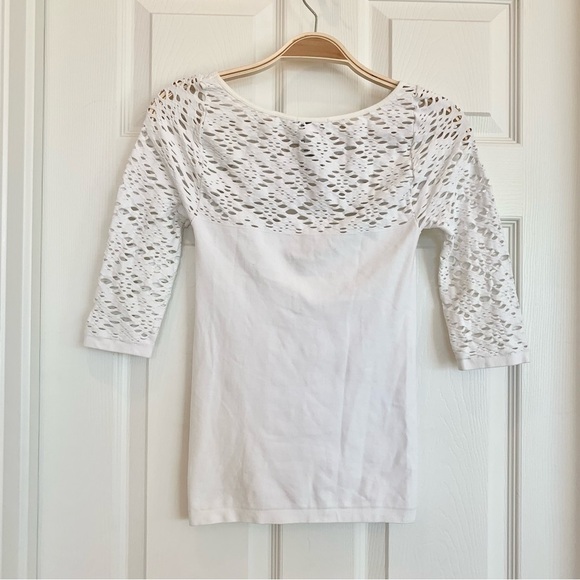 NWOT Bebe White Seamless Keyhole Cut-Out Holes Long Quarter Sleeves Top - Picture 2 of 7